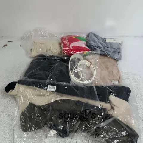 APPROXIMATELY 20 ASSORTED CLOTHING ITEMS IN VARIOUS SIZES, STYLES & COLOURS TO INCLUDE BRANDS SUCH AS SOULSTAR, CHARLOTTE WEST, THREADBARE, ETC - COLLECTION ONLY