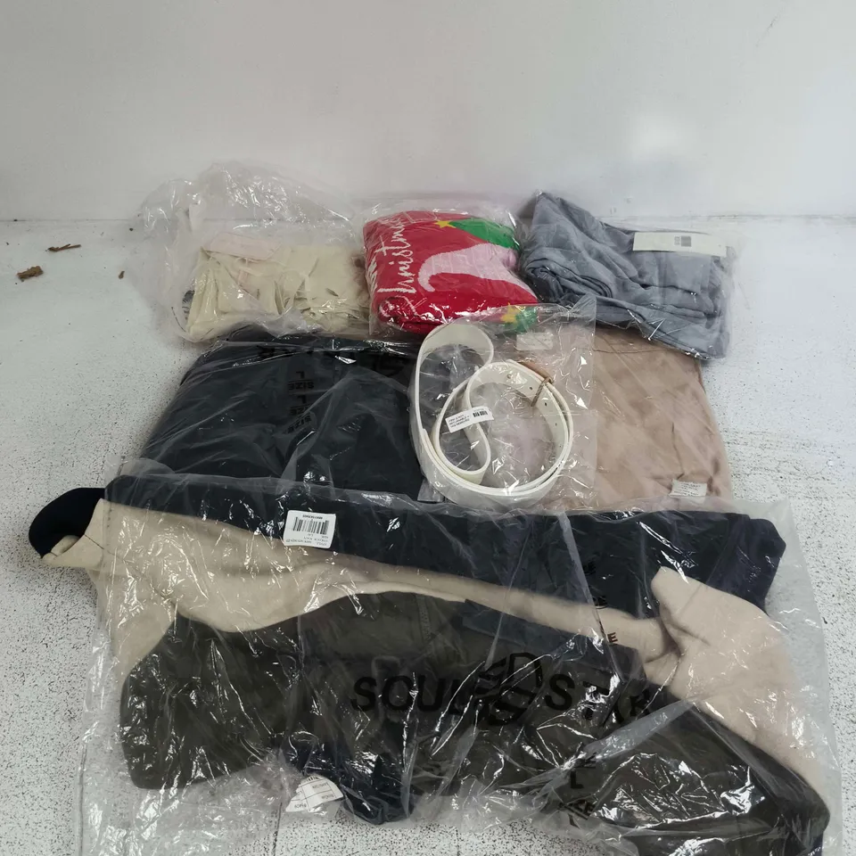 APPROXIMATELY 20 ASSORTED CLOTHING ITEMS IN VARIOUS SIZES, STYLES & COLOURS TO INCLUDE BRANDS SUCH AS SOULSTAR, CHARLOTTE WEST, THREADBARE, ETC - COLLECTION ONLY