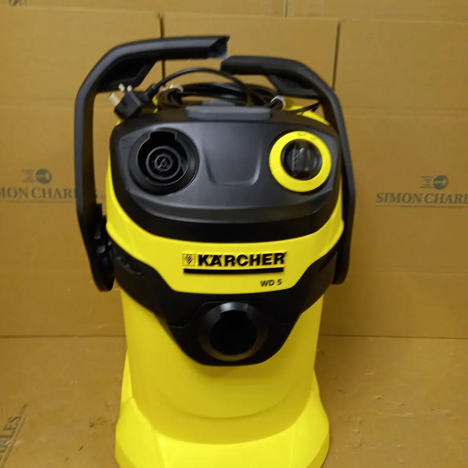 KARCHER WD5 VACUUM CLEANER