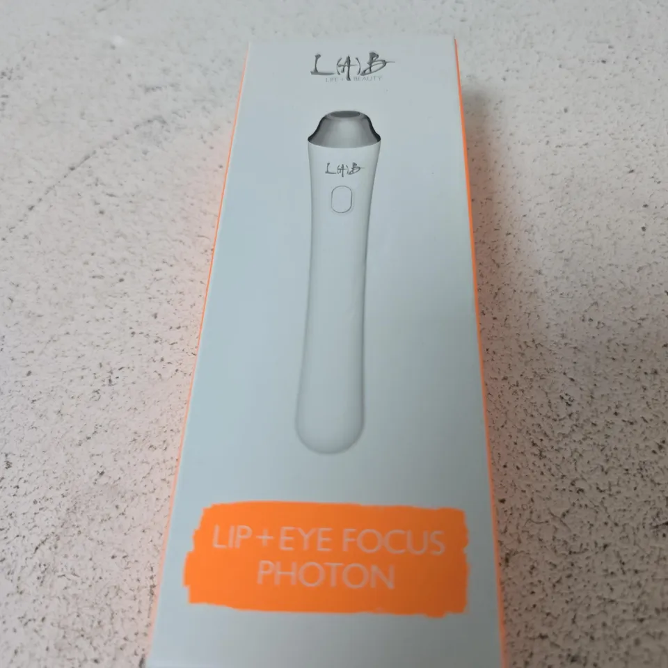 LIFE & BEAUTY LIP + EYE FOCUS PHOTON LED BEAUTY DEVICE
