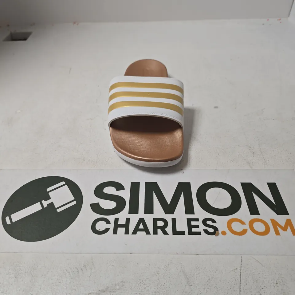 UNBOXED PAIR OF ADIDAS ADILETTE COMFORT SLIDES IN WHITE/GOLD - UK 9