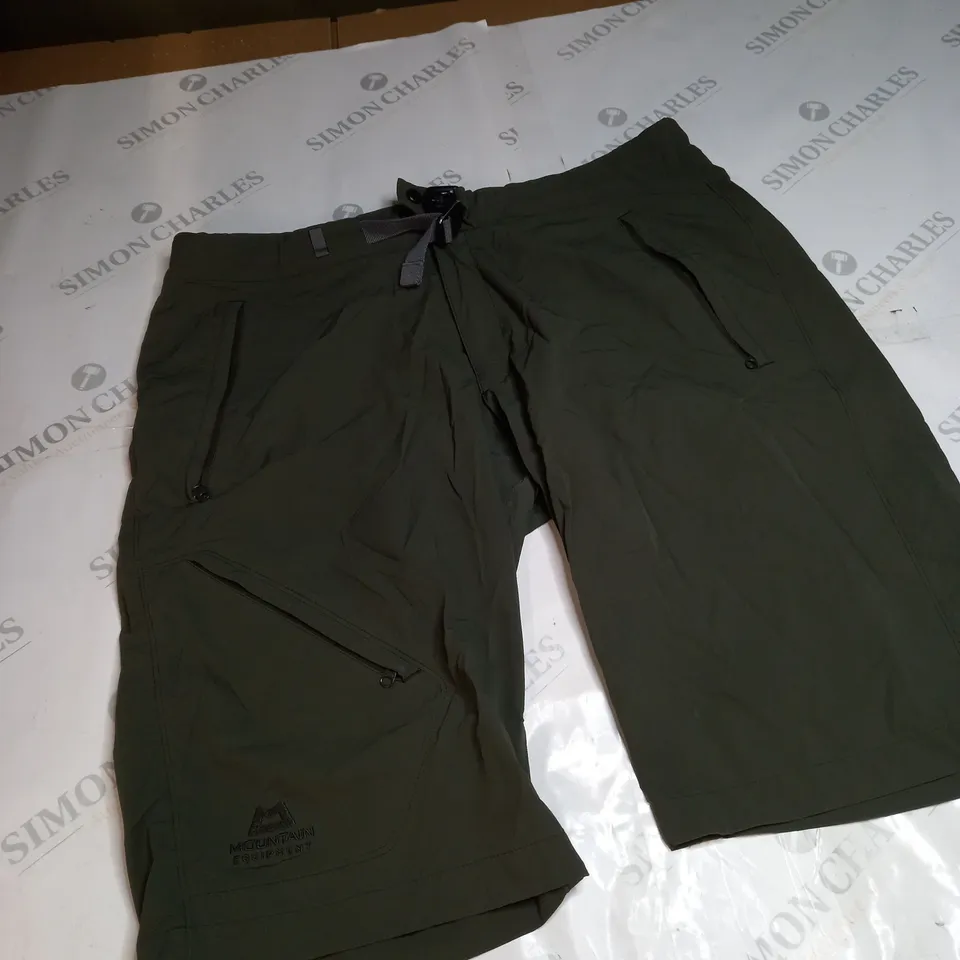 MOUNTAIN EQUITMENT CARGO KHAKI SHORTS SIZE 32"