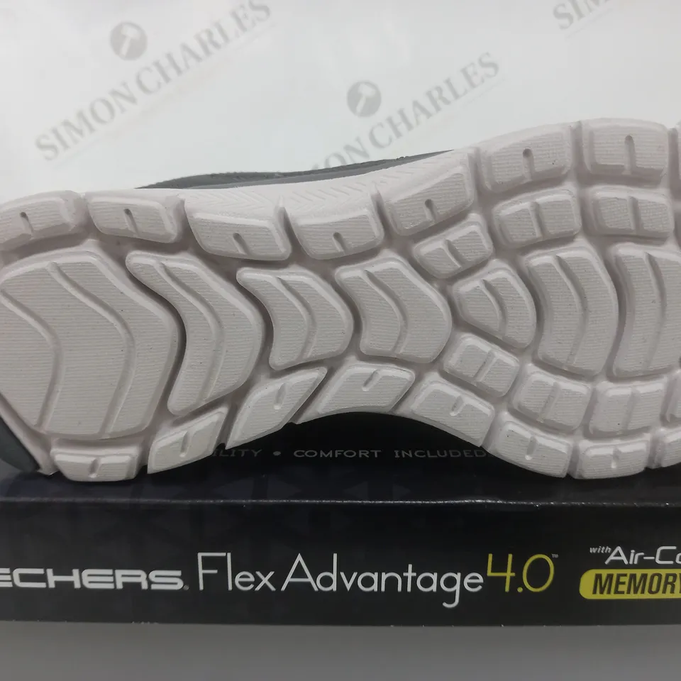 SKETCHERS MENS FLEX TRAINER BLACK  SIZE 9UK (MENS)