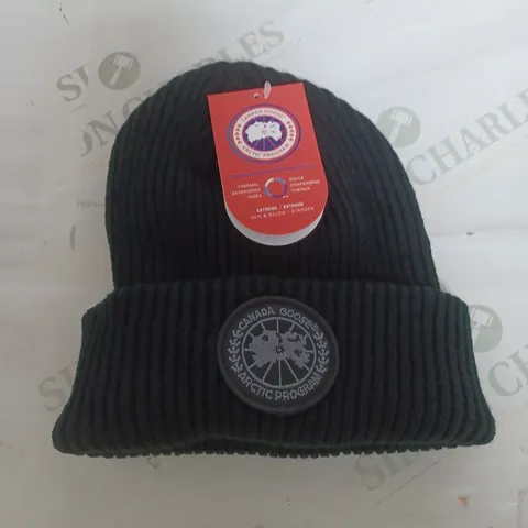 CANADA GOOSE BLACK BEANIE 