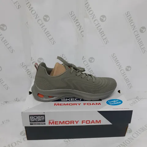 BOXED PAIR OF SKETCHERS GREY TRAINERS SIZE 7