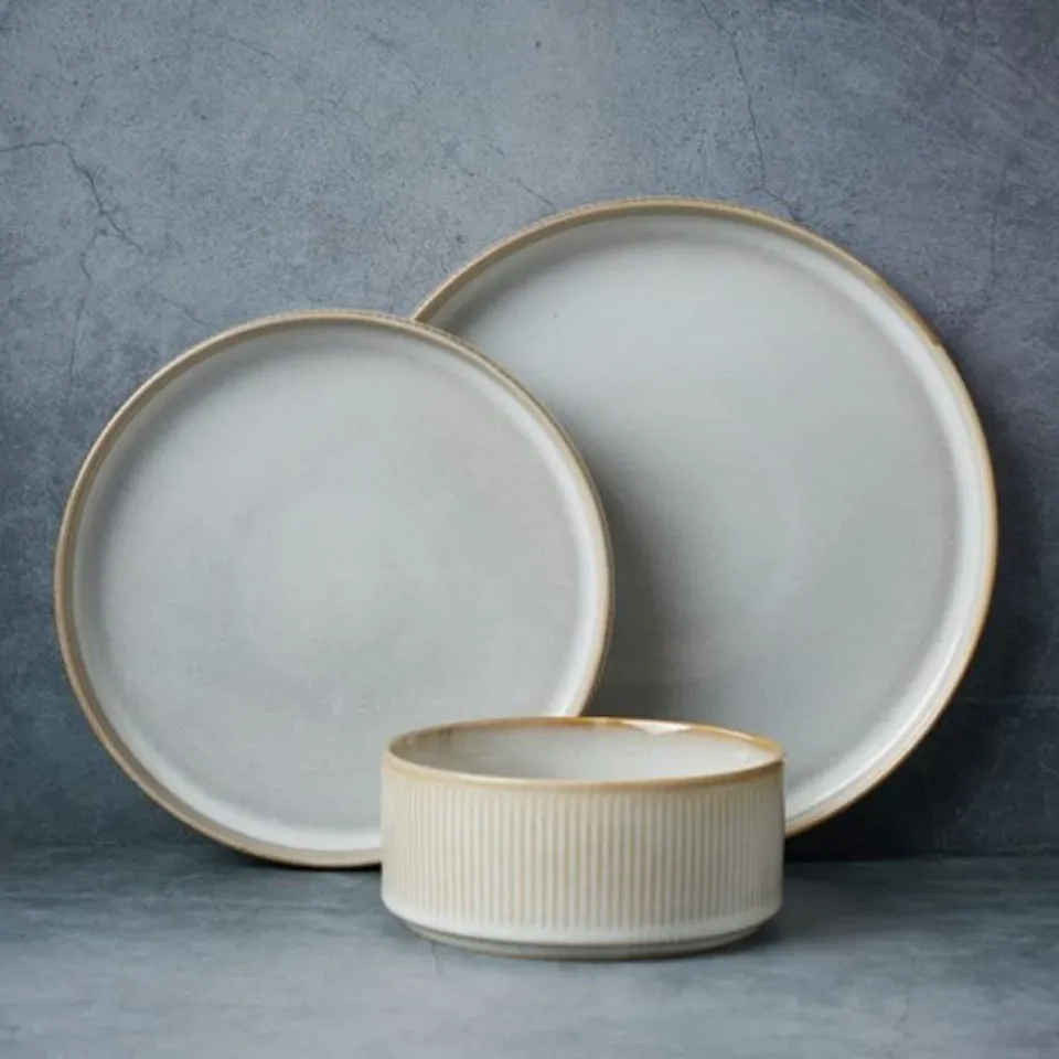 BOXED 12 PIECE STONEWARE DINNERWARE SET - SERVICE FOR 4