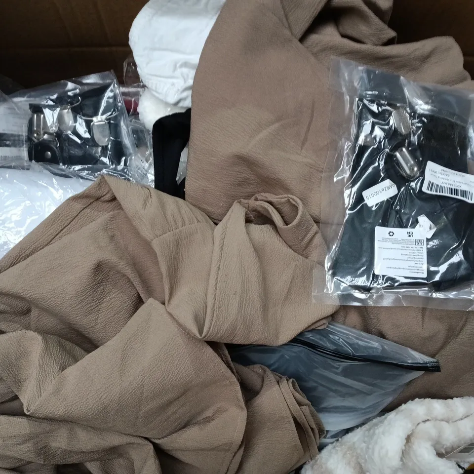 APPROXIMATELY 35 ASSORTED CLOTHING ITEMS IN VARIOUS SIZES, STYLES & COLOURS TO INCLUDE SHORTS, SOCKS, TOPS, ETC - COLLECTION ONLY