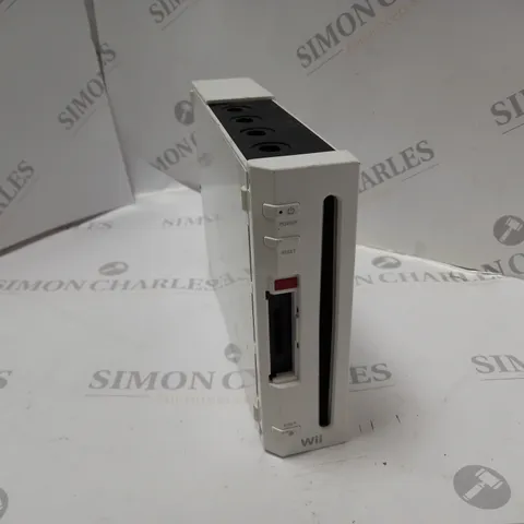 NINTENDO WII GAMES CONSOLE IN WHITE