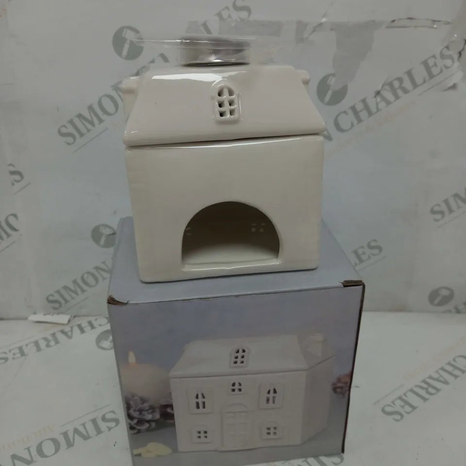 BOXED JONES HOME AND GIFT WHITE HOUSE FRAGRANCE BURNER