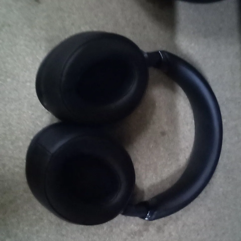 BOXED TECHNICS F70 NOISE CANCELLING AND WIRELESS HEADPHONES