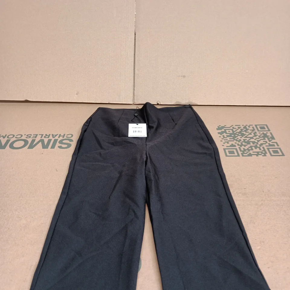 RUMORED PIN UP PANT BLACK SIZE 6 TAGGED