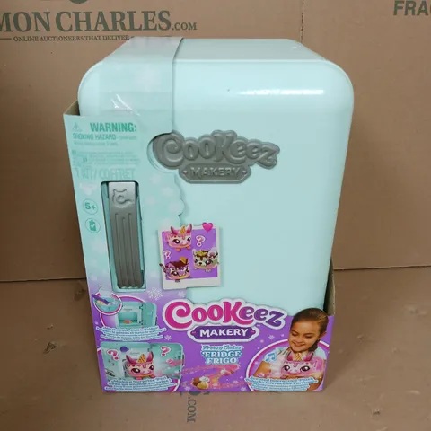 COOKEEZ MAKERY FREEZY CAKEZ PLAYSET