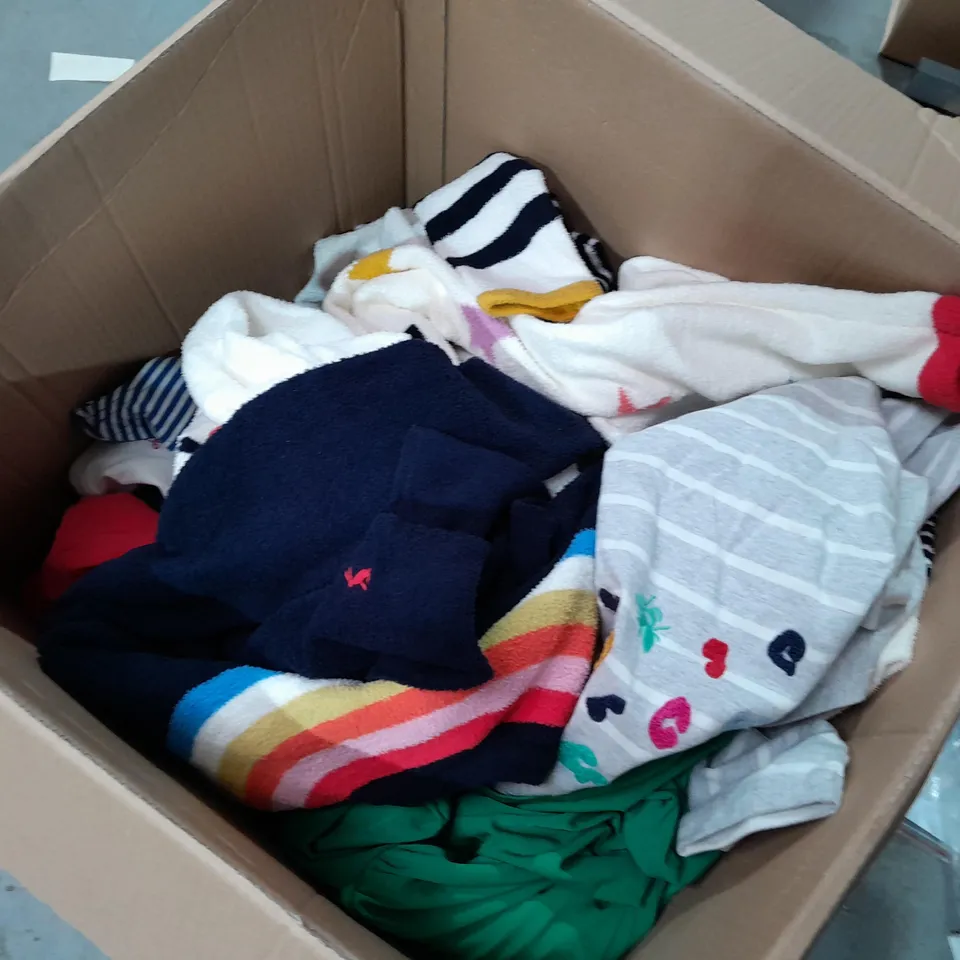 BOX OF APPROX 30 ASSORTED CLOTHING ITEMS TO INCLUDE - K&CO - JOULES - PHASE EIGHT ECT