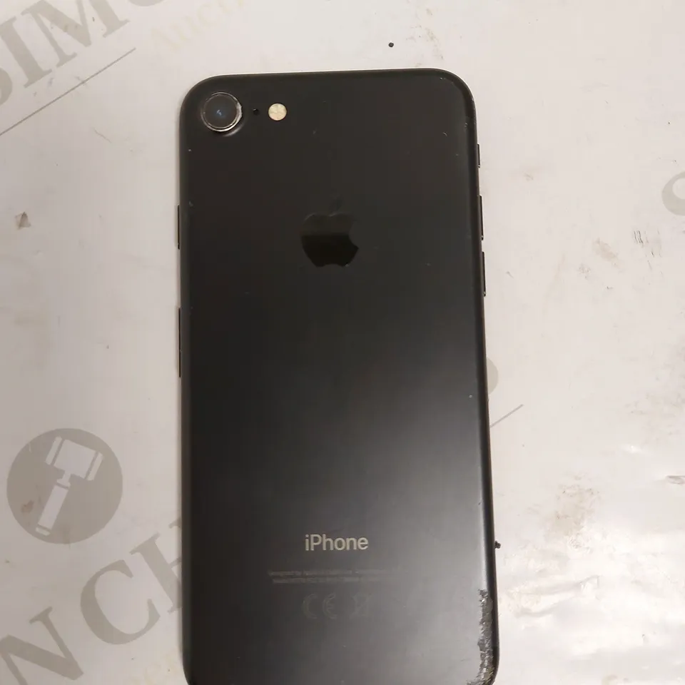 APPLE IPHONE 7 (A1778)