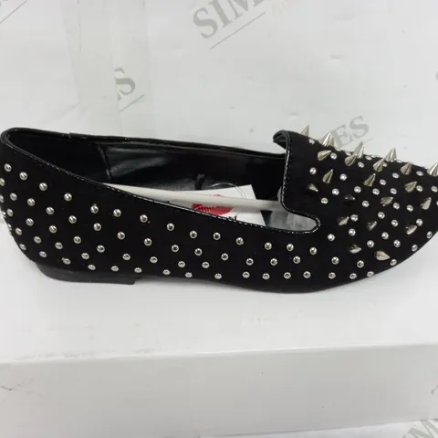 FLAT HEELED BLACKED SPIKED SHOE SIZE 5