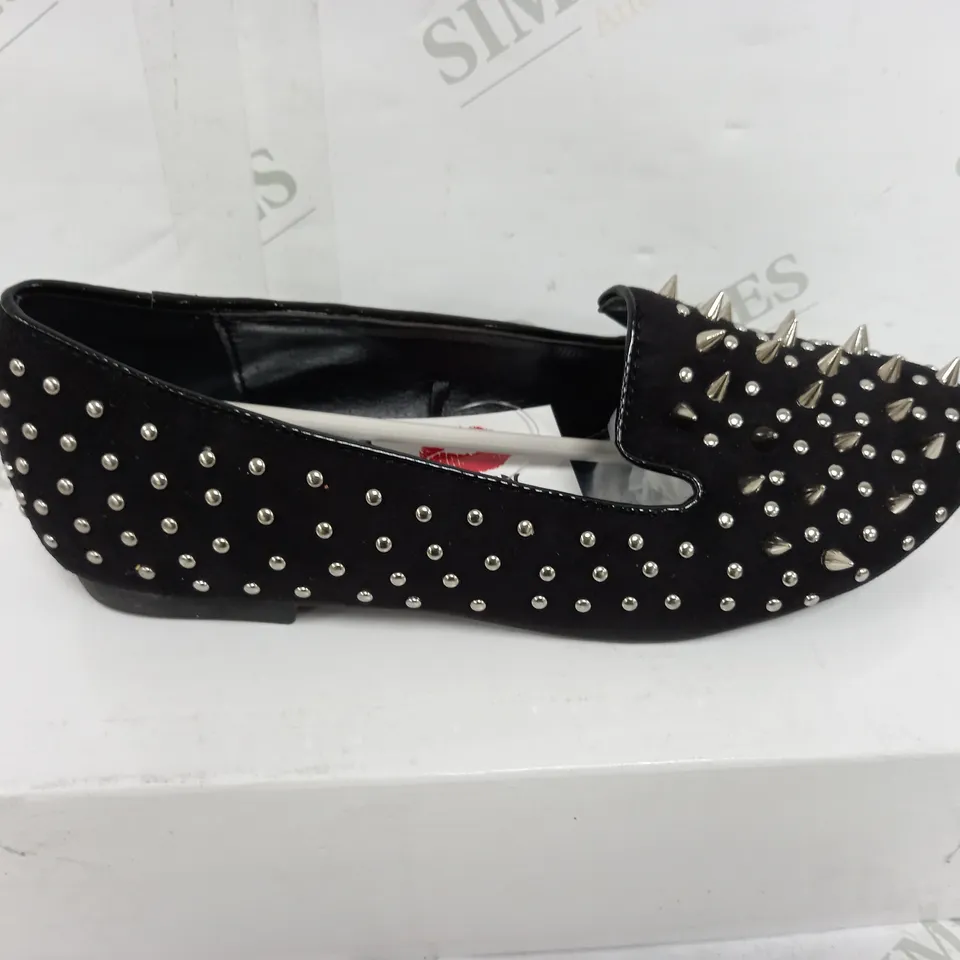 FLAT HEELED BLACKED SPIKED SHOE SIZE 5