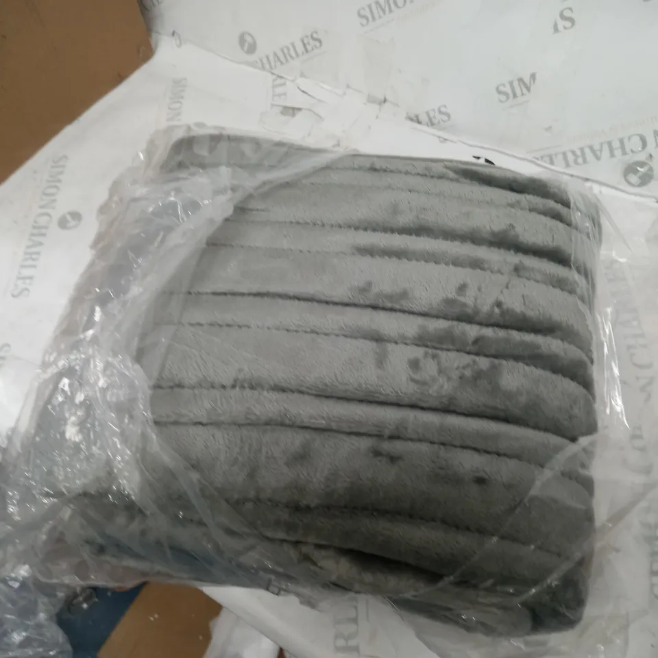 COZEE HOME OVERSIZED WRAP - SILVER / GREY