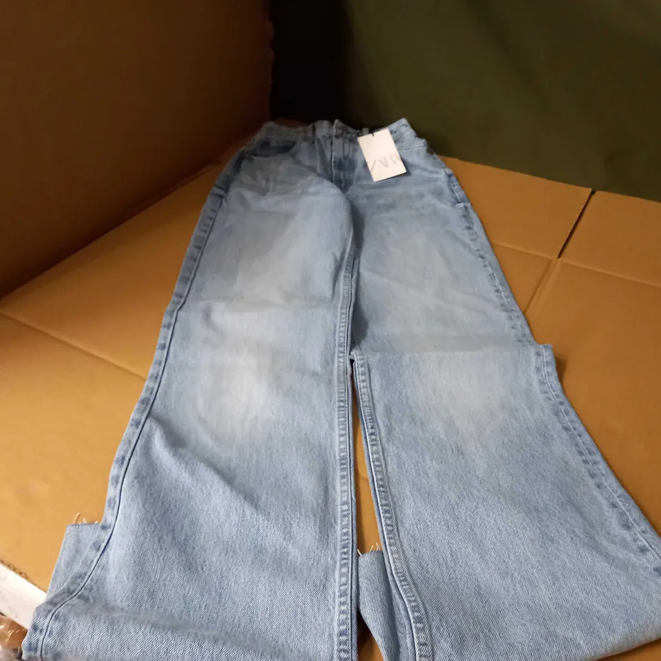 PAIR OF ZARA HIGH-RISE FULL LENGH JEANS UK SIZE 4