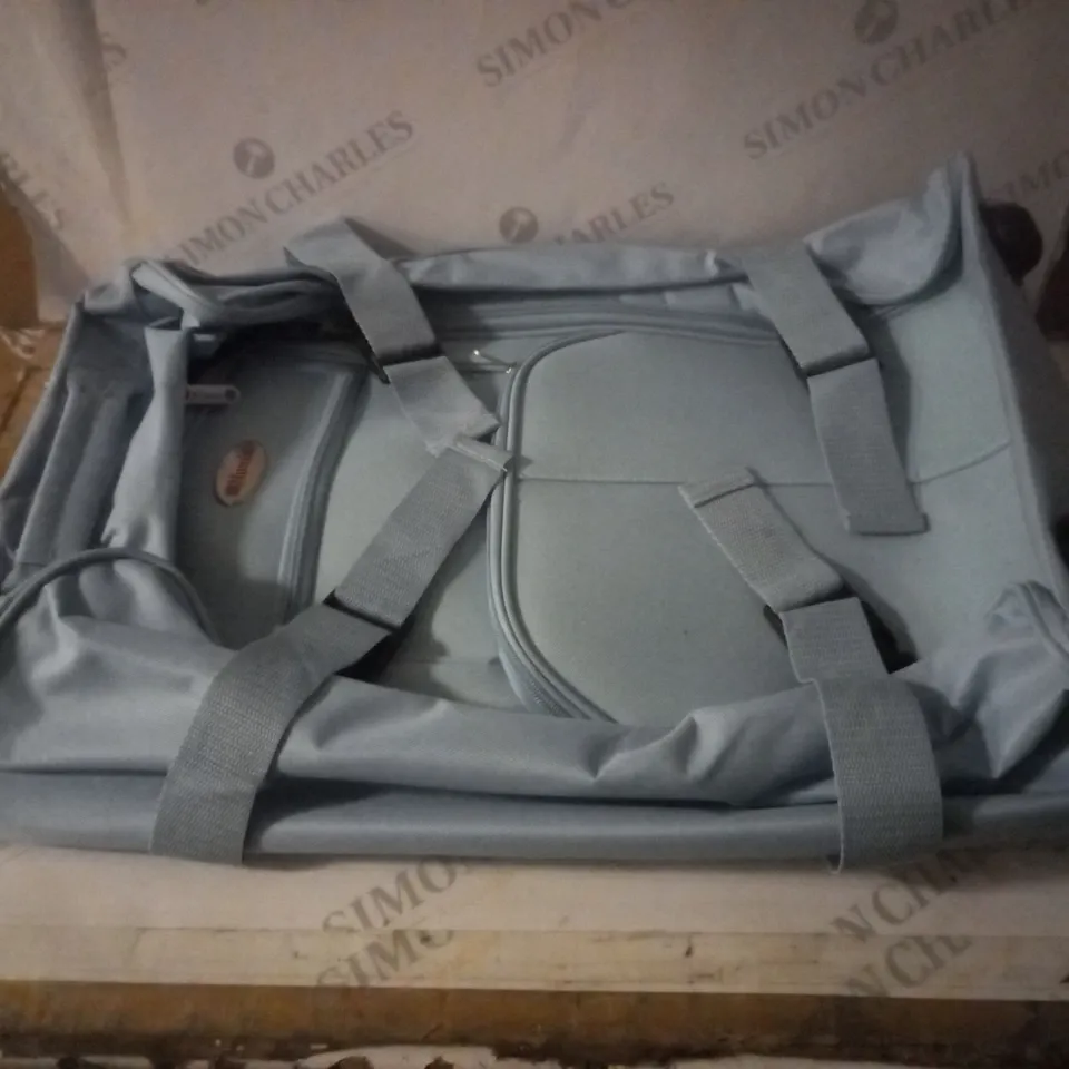 HUMLIN CABIN APPROVED LIGHTWEIGHT TRAVEL CARRY ON CASE WITH WHEELS (SKY BLUE)