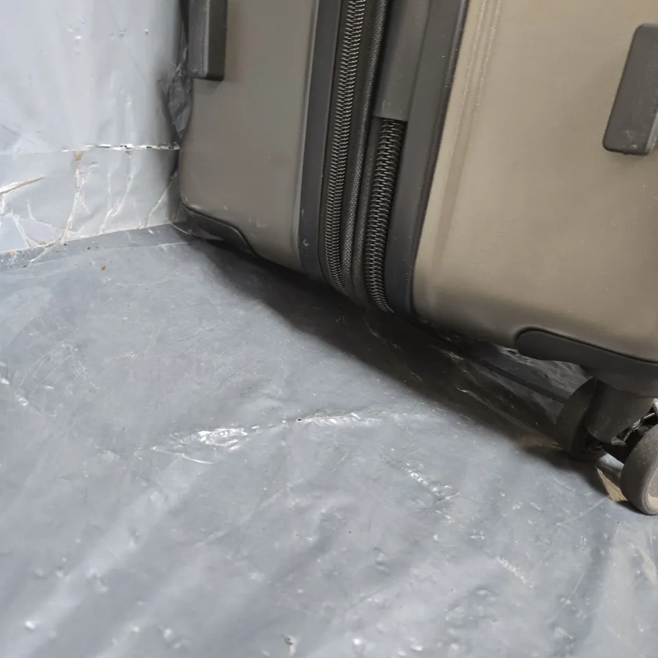 ROCK LUGGAGE ALPINE LARGE SUITCASE - CHARCOAL