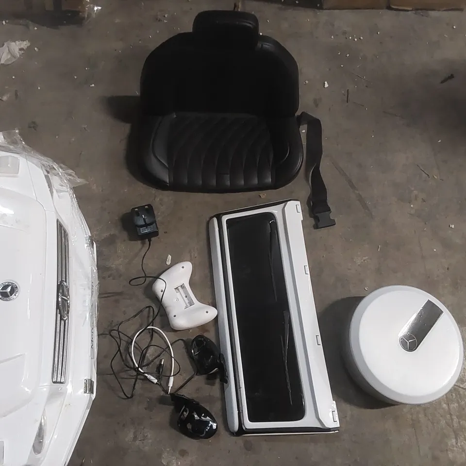 MERCEDES-BENZ STYLE ELECTRIC TOY CAR