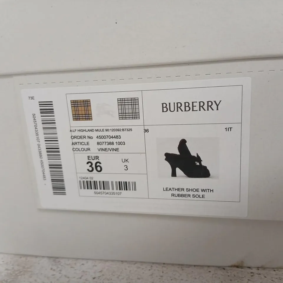 BURBERRY HIGHLAND MULE GREEN SUEDE ANKLE BOOT WITH FUR LINING, RUBBER SOLE – UK 3 (EU 36) 