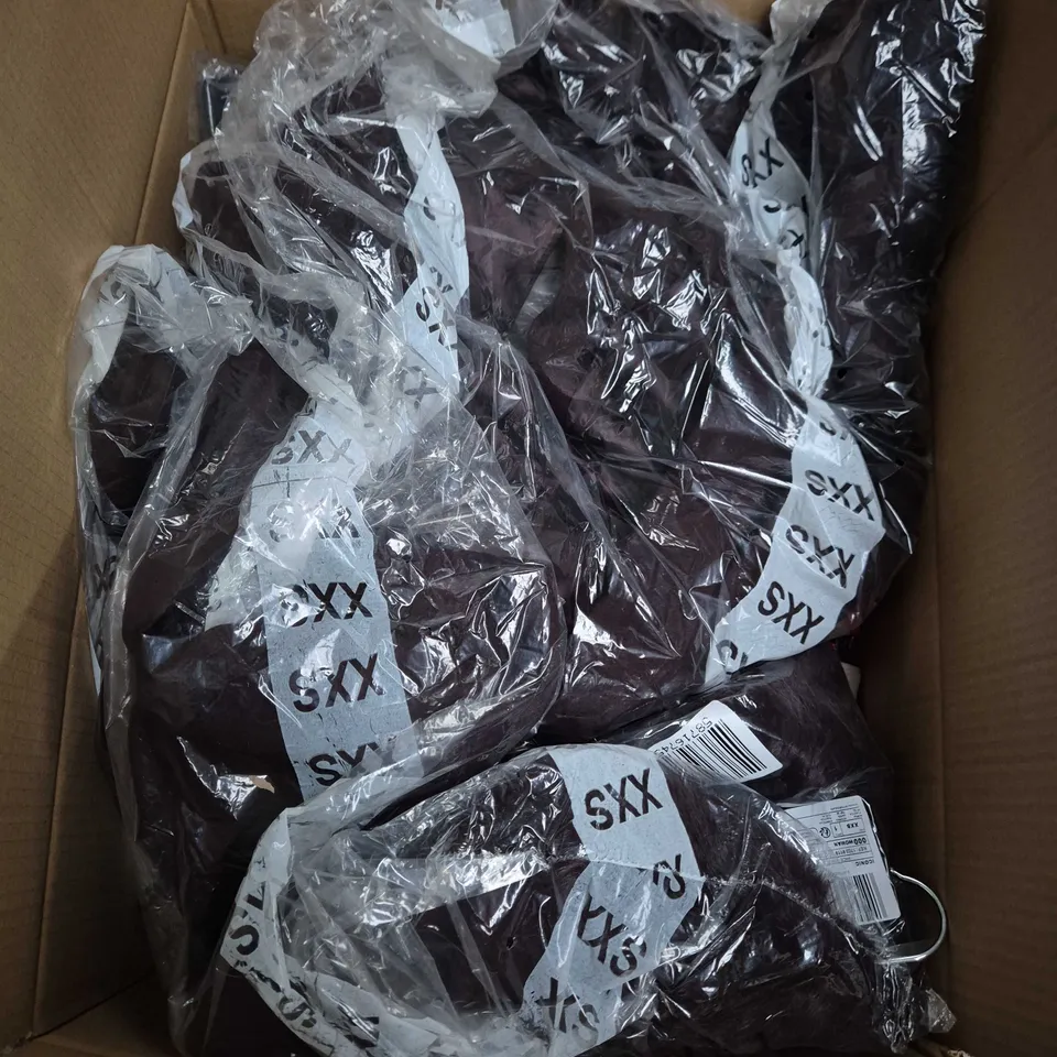 APPROXIMATELY 25 ASSORTED CLOTHING AND FASHION PRODUCTS IN VARIOUS STYLES AND SIZES - COLLECTION ONLY