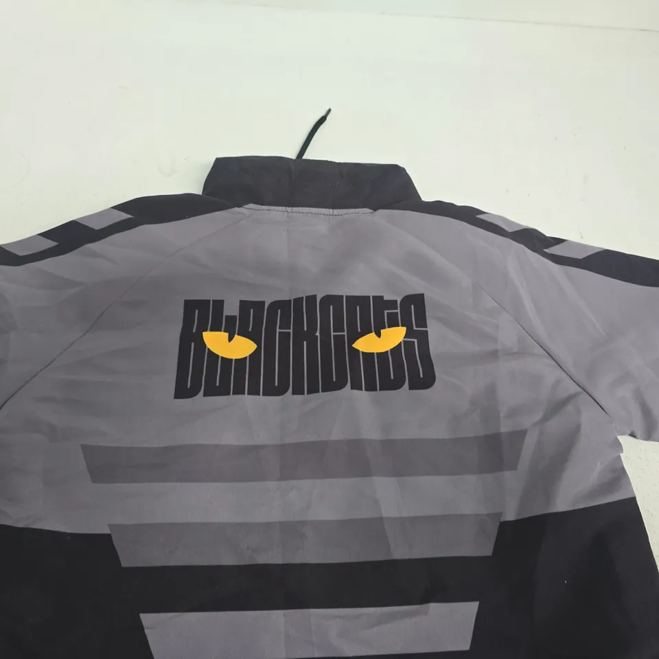 HUMMEL BLACKCATS ZIP THROUGH KIDS JACKET IN BLACK/GREY - 10/11