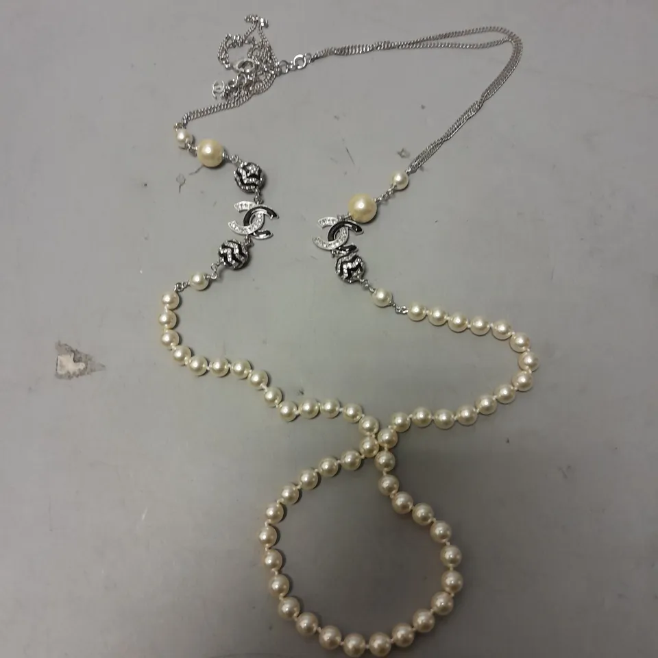 BOXED CHANEL PEARL NECKLESS 