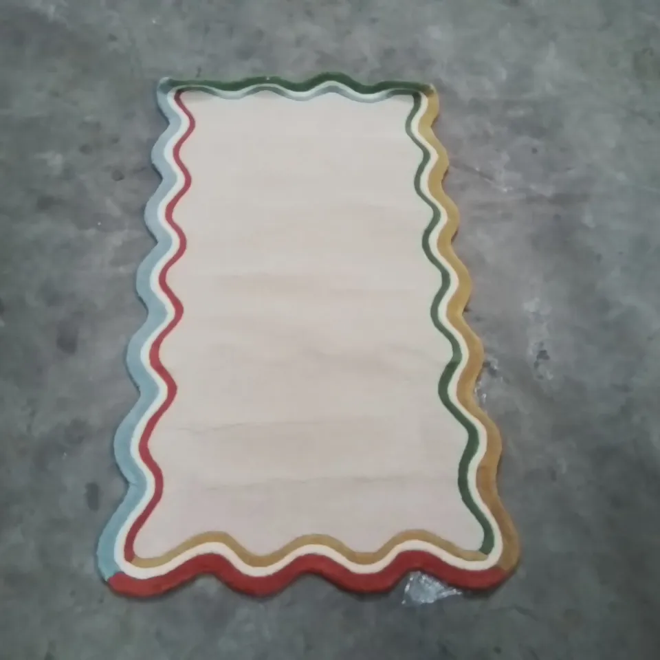 QUALITY DESIGNER AREA RUG - APPROXIMATELY 150X80CM