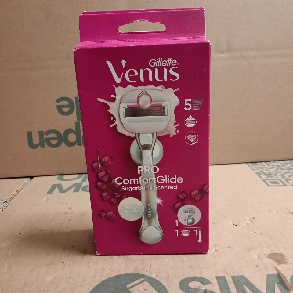 GILLETTE VENUS PRO COMFORTGLIDE RAZOR – SUGARBERRY SCENTED (BOXED)