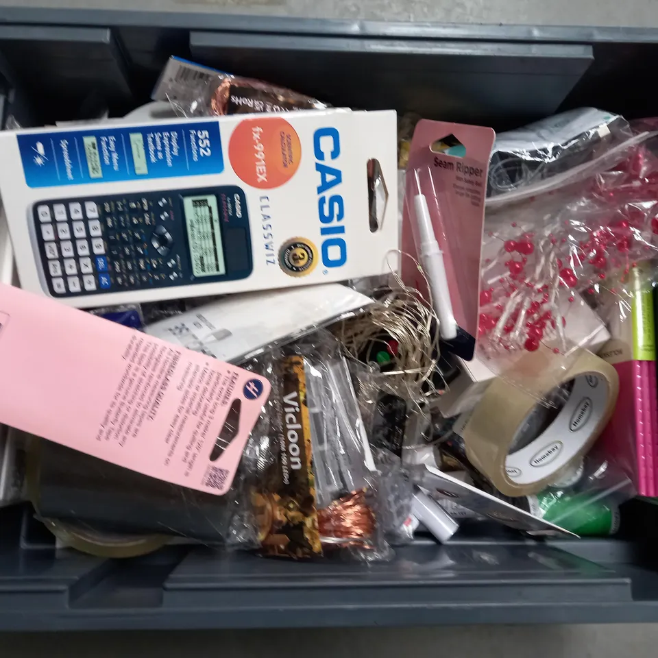 APPROXIMATELY 20 ASSORTED HOUSEHOLD ITEMS TO INCLUDE BOTTLE OPENERS , VACUUM FRESHENERS , PAPER CHAINS , ETC