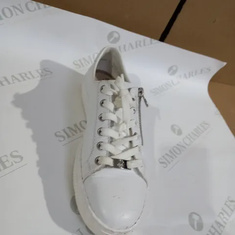 RIEKER WHITE SHOES SIZE 6