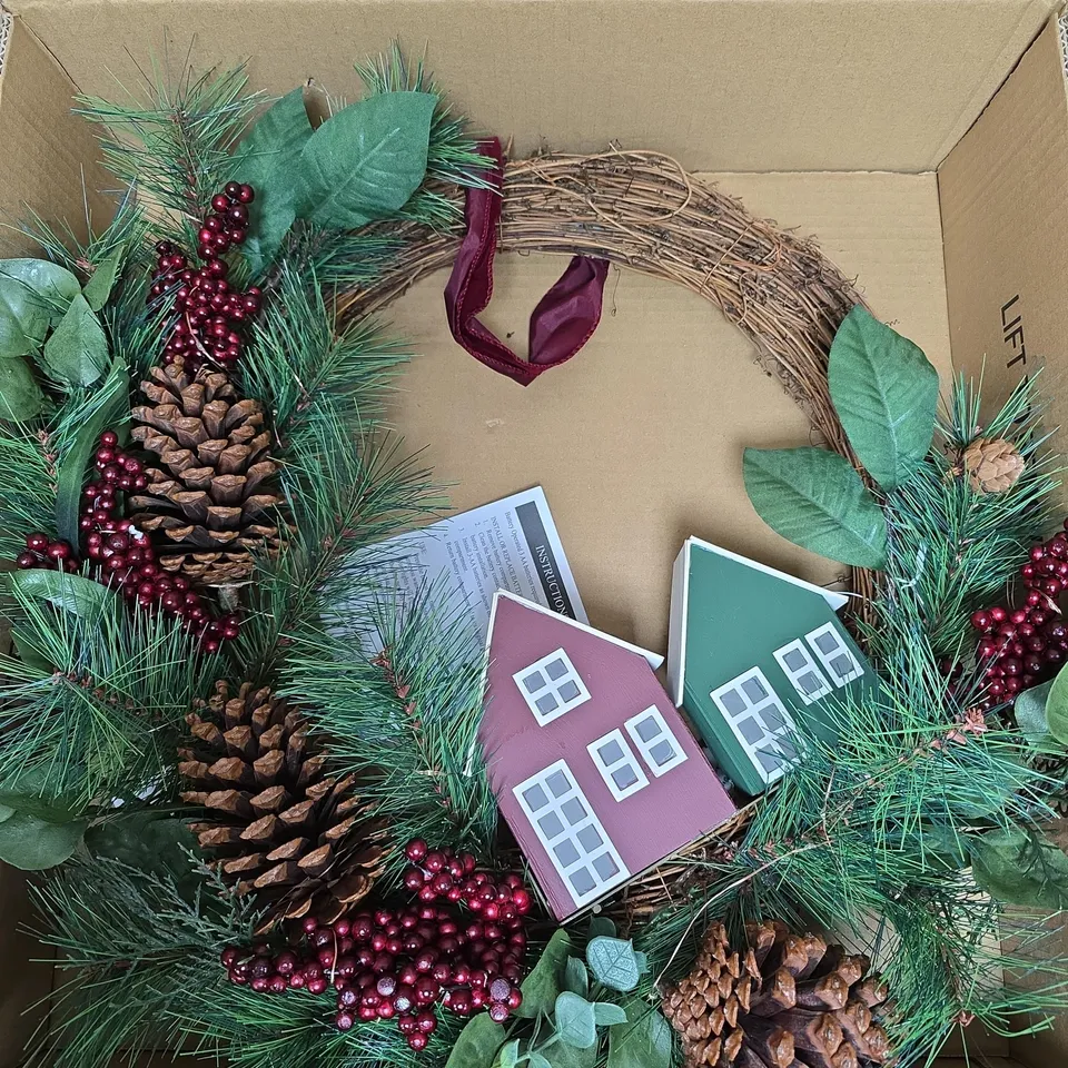 PRE LIT CHRISTMAS WREATH WITH HOUSE