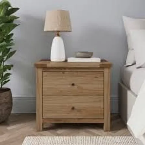 BOXED OLNEY WIDE 2 DRAWER BEDSIDE TABLE - OAK (1 BOX)