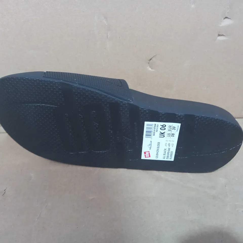 BOXED PAIR OF FITFLOP SLIDERS IN BLACK UK SIZE 6