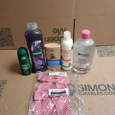 APPROXIMATEY 20 ASSORTED HEALTH AND BEAUTY PRODUCTS TO INCLUDE - RADOX BATH SOAK - DR SQUATCH STICK DEODORANT AND CANTU FOR KIDS NOURISHING CONDITIONER