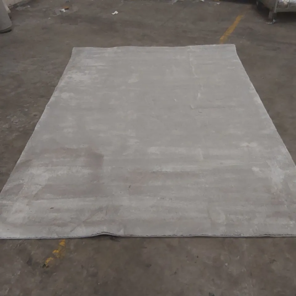 QUALITY DESIGNER AREA RUG - APPROXIMATELY 285 x 200cm