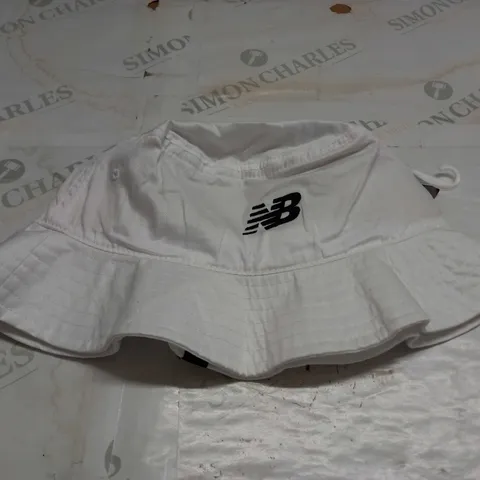 NEW BALANCE BUCKET HAT