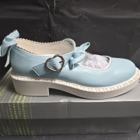 BOXED PAIR OF KOI FAIRY LACE DOILY MARY JANE SHOES - UK SIZE 6 