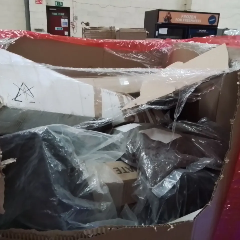 PALLET OF ASSORTED HOUSEHOLD GOODS AND PRODUCTS TO INCLUDE;YOGA MAT,BACKPACK 