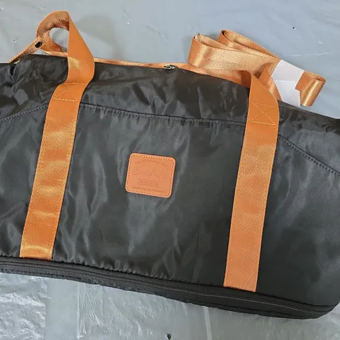 COOLIFE DUFFEL BAG WITH ORANGE STRAPS – BLACK