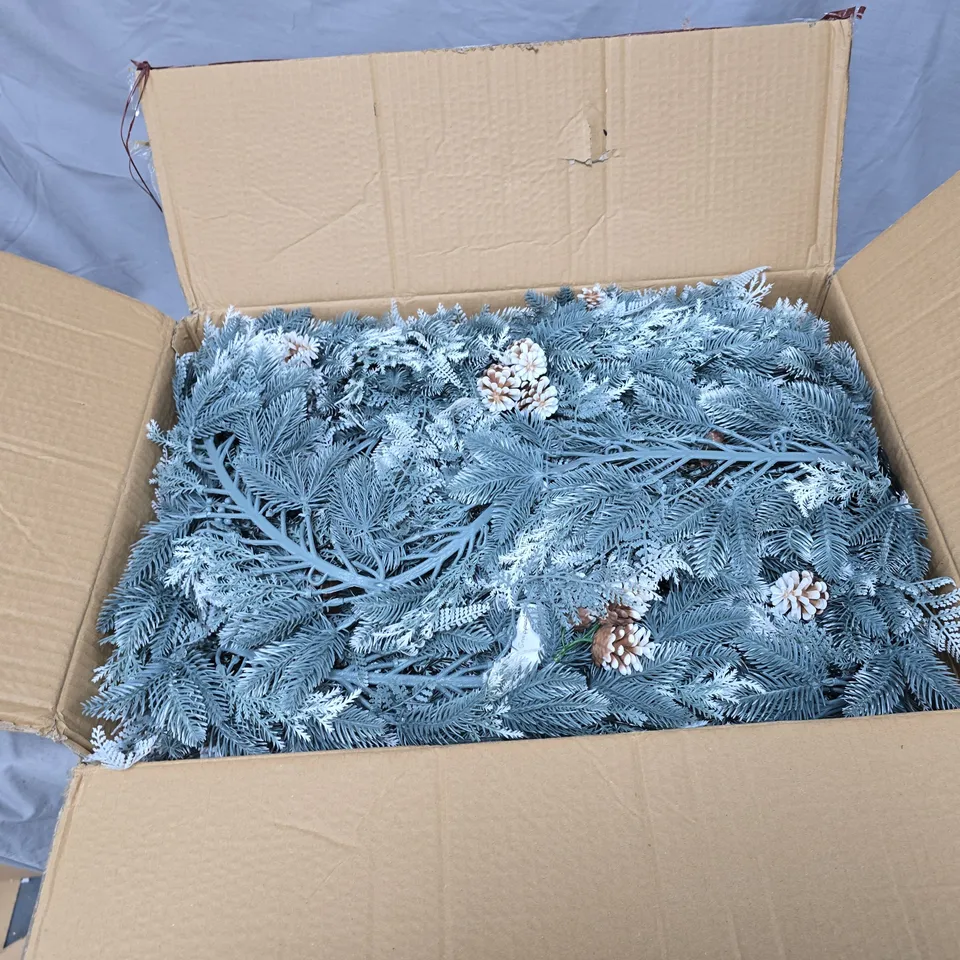 GARDEN REFLECTIONS DRESS YOUR DOOR COLLECTION 450CM PRE LIT OUTDOOR GARLAND