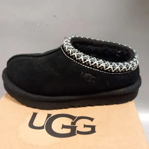 BOXED UGG TASMAN II CHILDREN'S SIZE 9