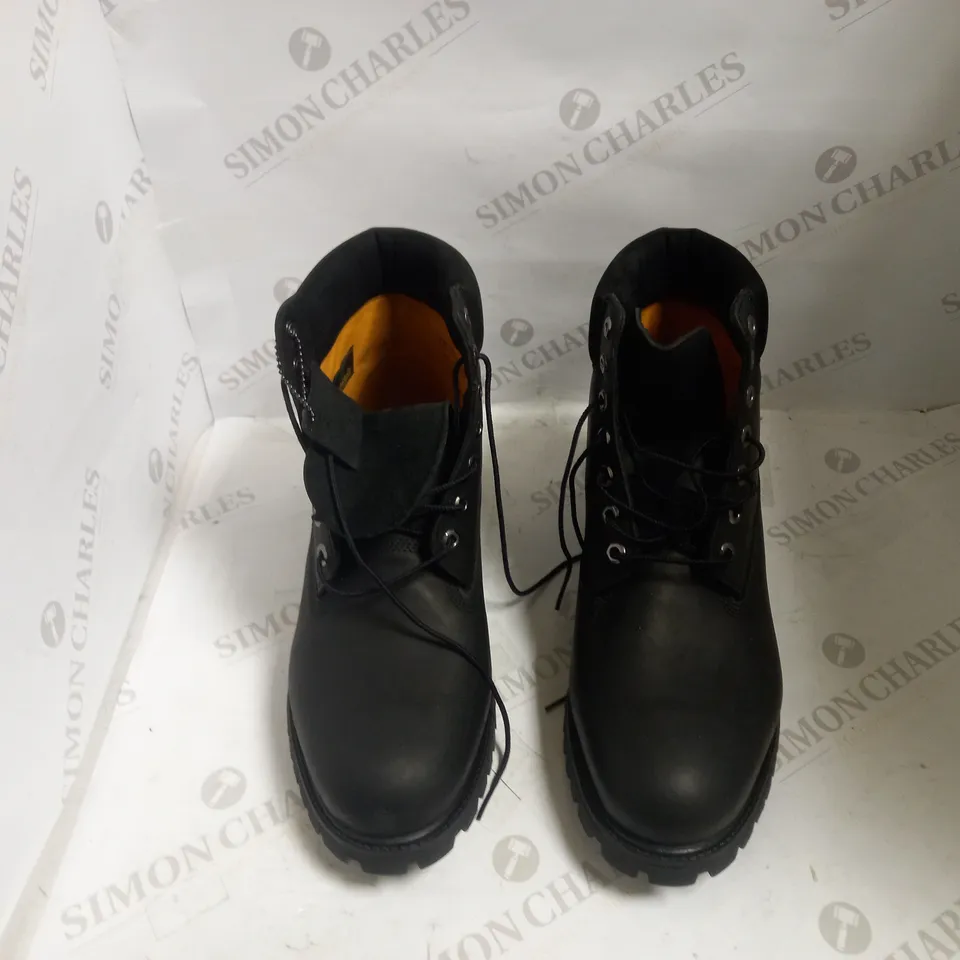 TIMBERLAND GENUINE LEATHER BLACK BOOTS - NO SIZE STATED 