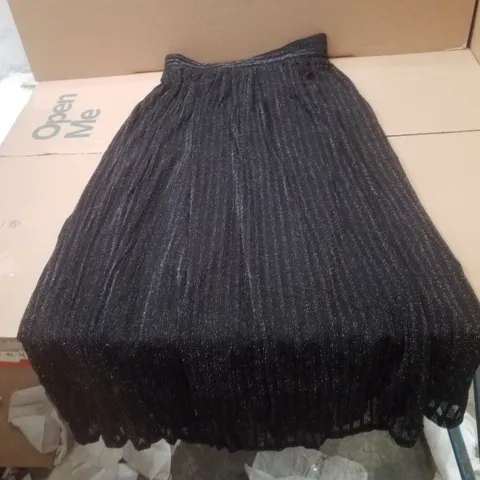 BOX CONTAINING APPROXIMATELY 8 BRAND NEW JD WILLIAMS BLACK GLITTER MAXI SKIRT - SIZE 12