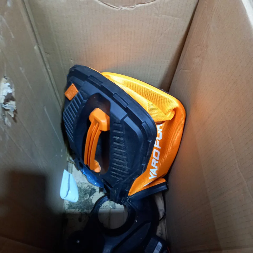 BOXED YARD FORCE 32CM LAWNMOWER AND TRIMMER