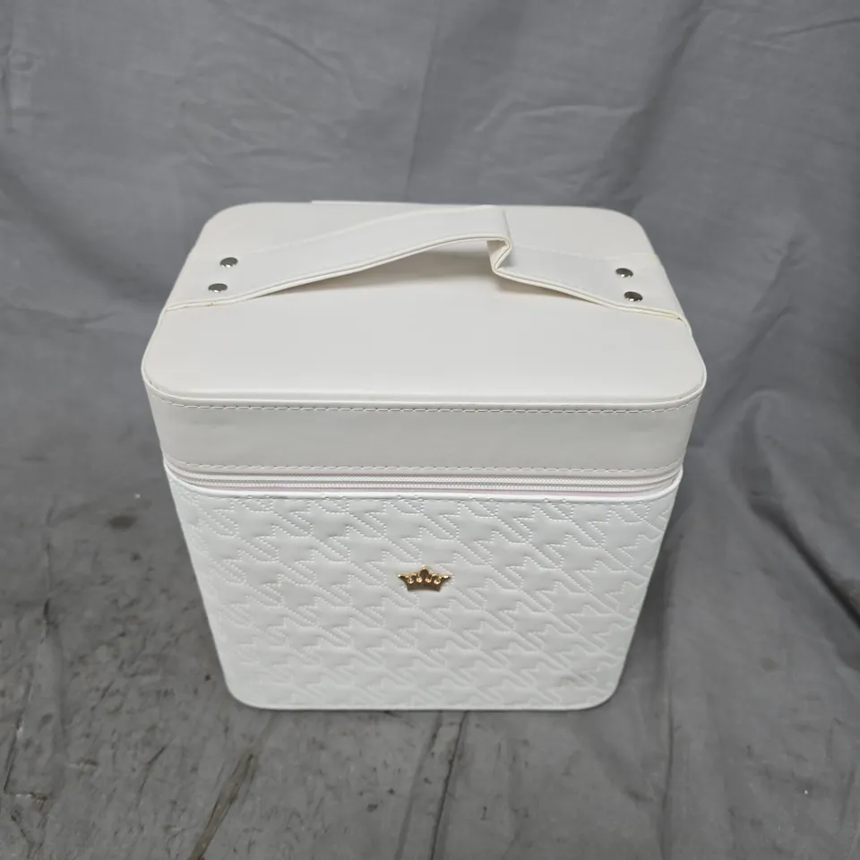 WHITE VANITY MAKEUP CASE WITH PINK INTERIOR, MIRROR & REMOVABLE TRAY