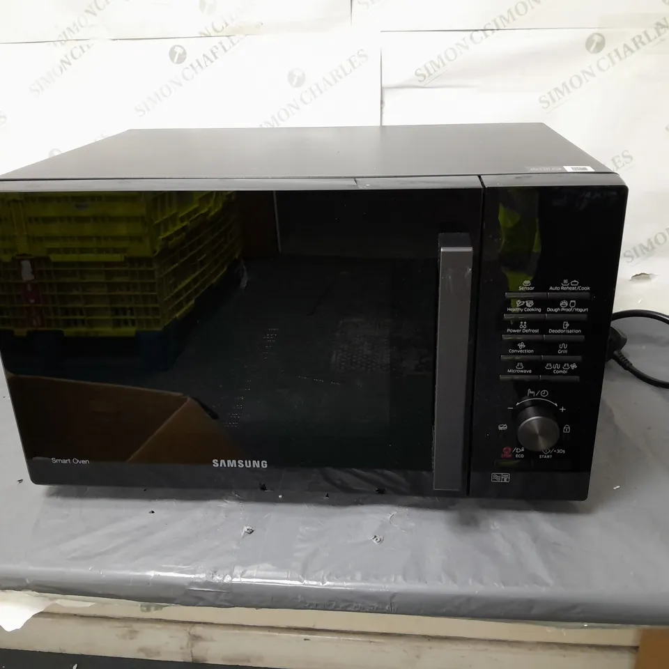 BOXED SAMSUNG SMART MICROWAVE OVEN 900W BLACK - COLLECTION ONLY