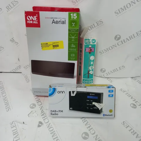 APPROXIMATELY 20 ASSORTED ITEMS TO INCLUDE HDTV INDOOR AERIAL, DAB RADIO, SELFIE STICK ETC.